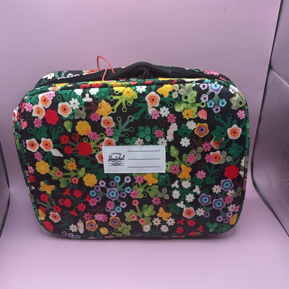 Special Edition LEGO by Herschel Supply Co Insulated Floral Soft-Sided Lunchbag - Picture 6 of 9